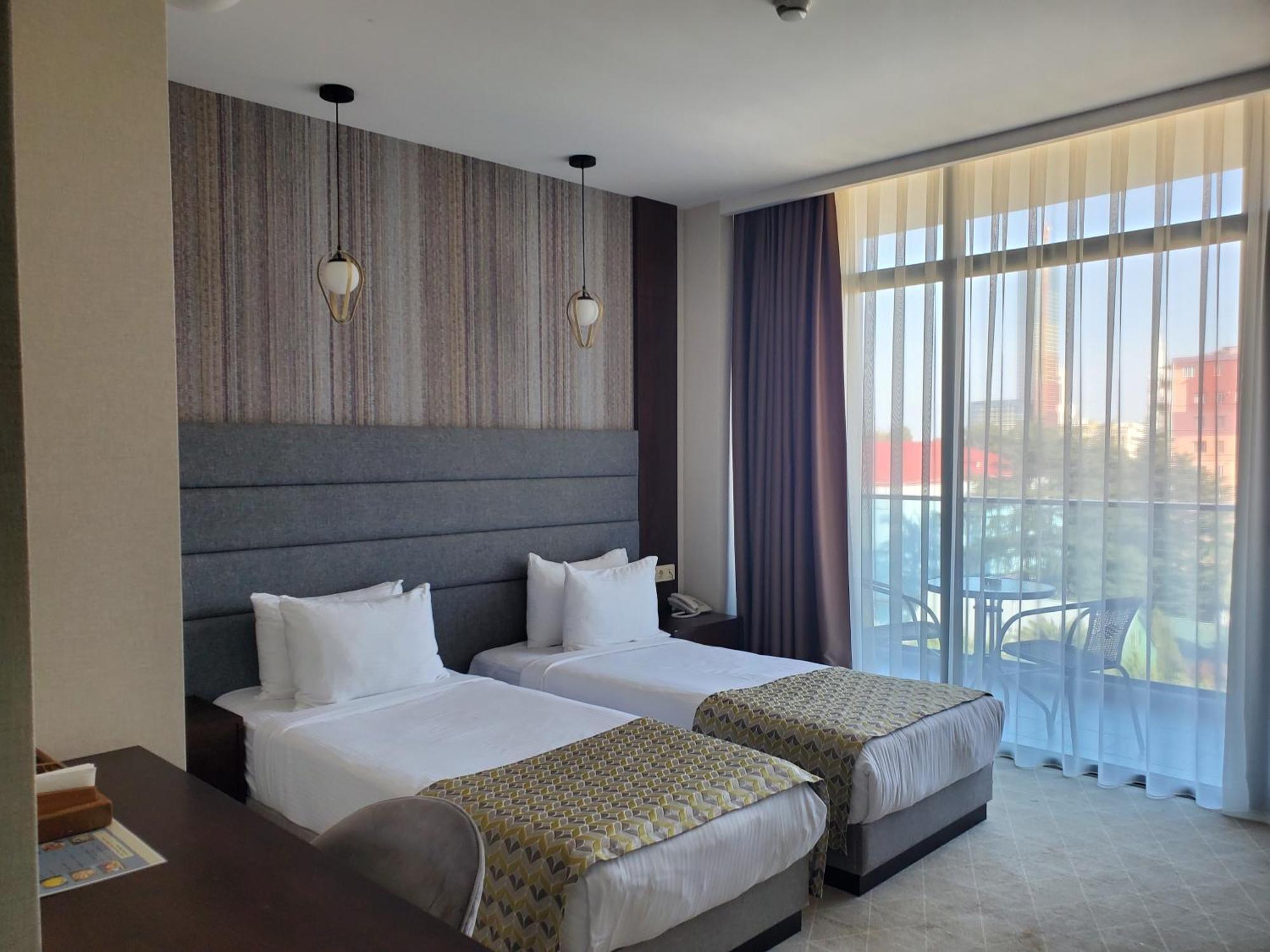 Hotel Salvador Batumi Ngoại thất bức ảnh