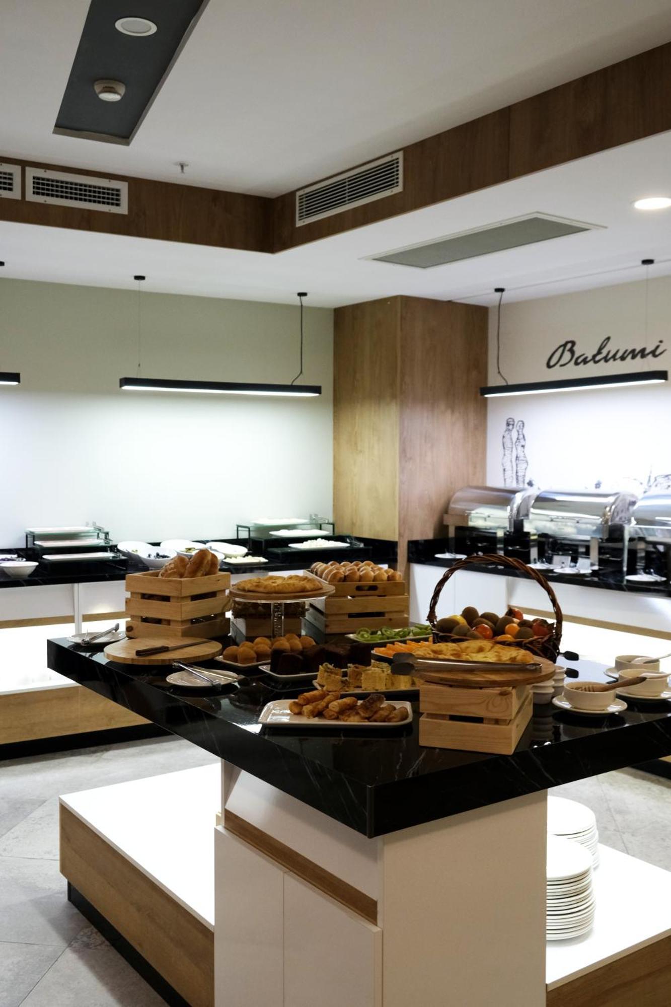 Hotel Salvador Batumi Ngoại thất bức ảnh